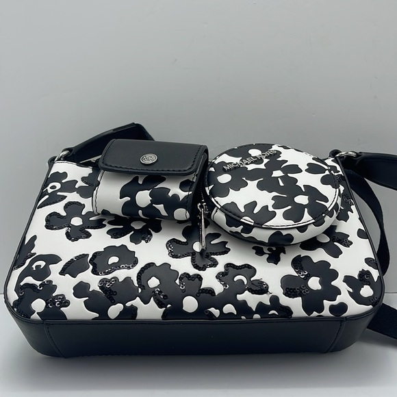 MICHAEL KORS Jet Set Sm Sequined Floral Print Crossbody Bag with Case for Apple - Picture 15 of 16